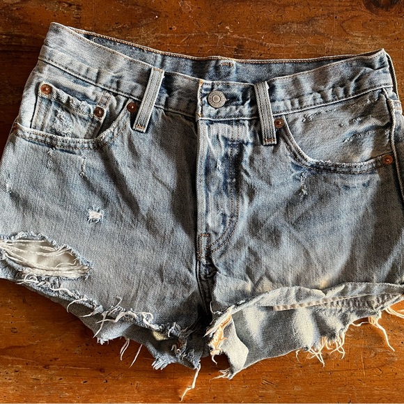 Levi’s cutoff shorts - Picture 1 of 4